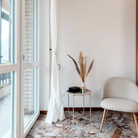 Ruan Downtown - By Myhomeincomo Appartement