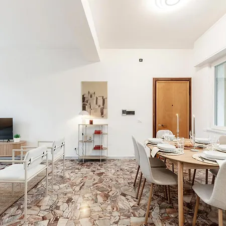 Ruan Downtown - By Myhomeincomo Appartement